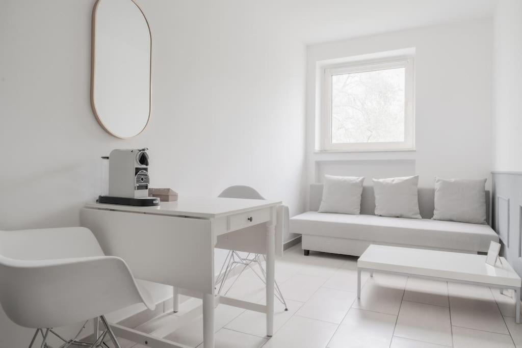City Loft 11: Cozy Apartment near Neumarkt with Balcony Cologne Exterior photo